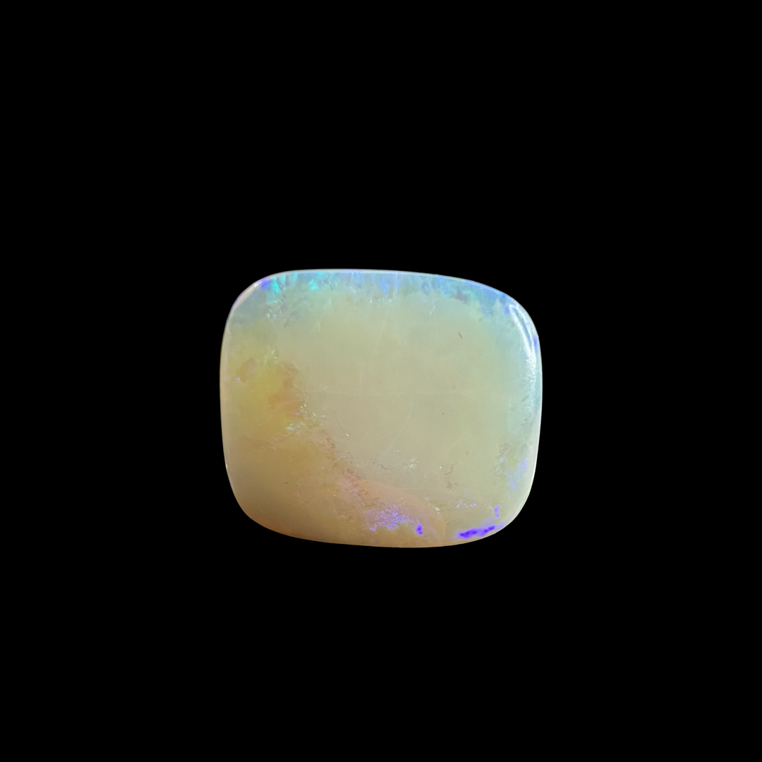 Natural opal 7.76cts (4/48)