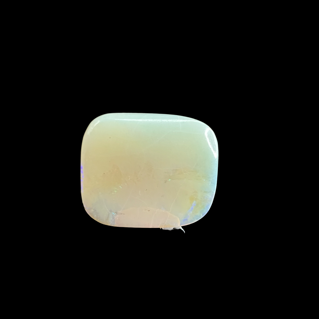 Natural opal 7.76cts (4/48)
